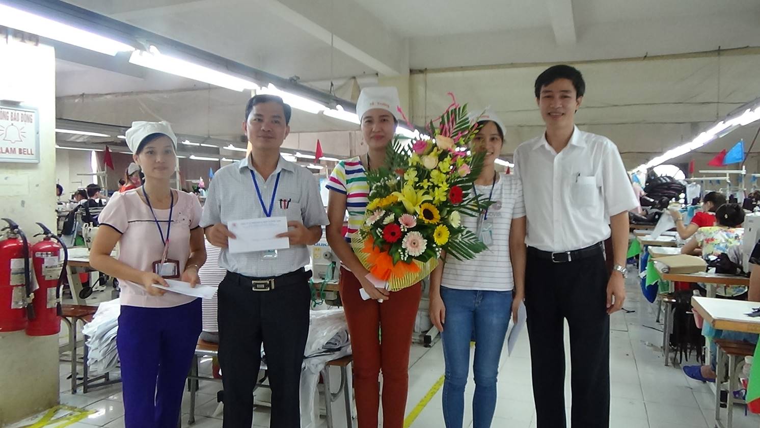 Thưởng nóng cho tập thể, cá nhân có thành tích xuất sắc